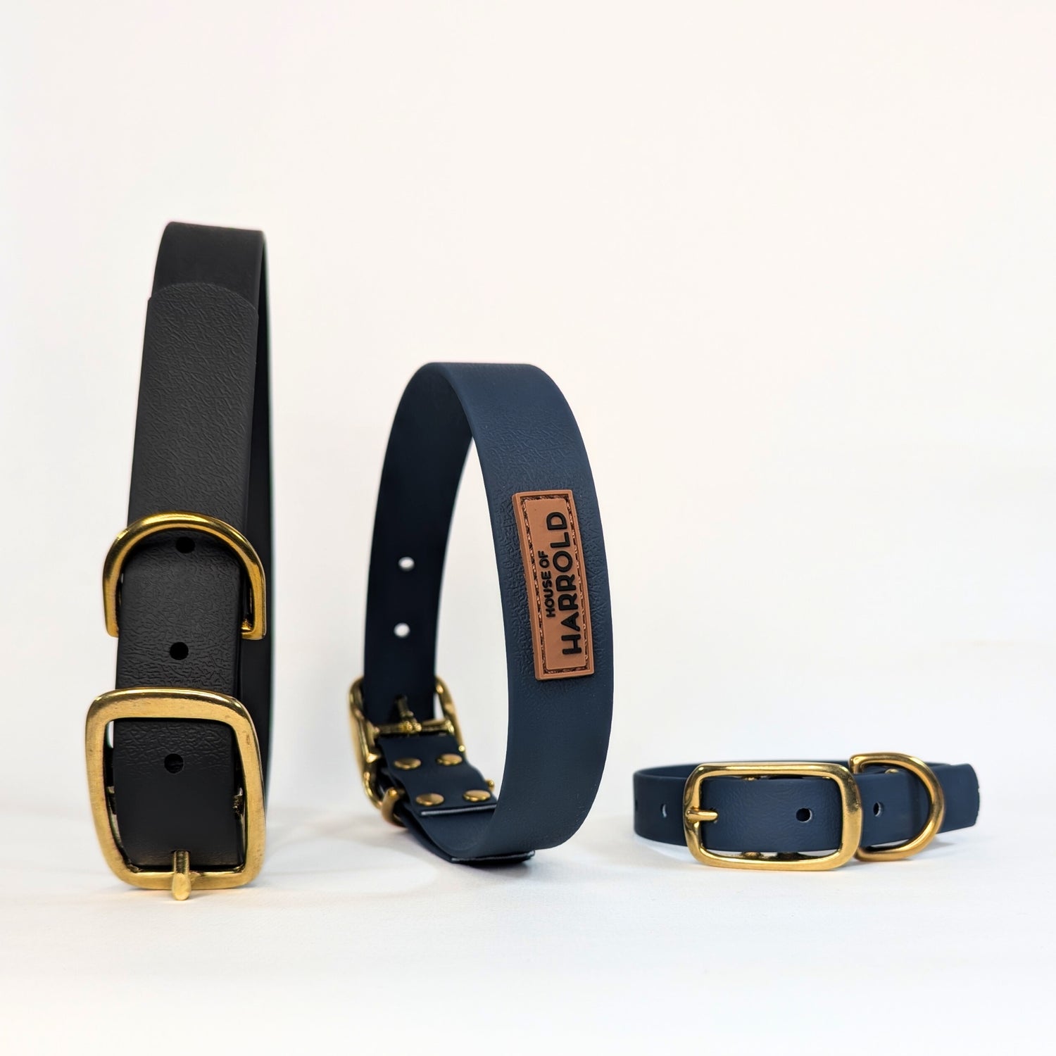 BayBond Collar Waterproof - Blue with brass hardware, high-quality textured vegan PVC, gallery position 1, durable and anti-pull design