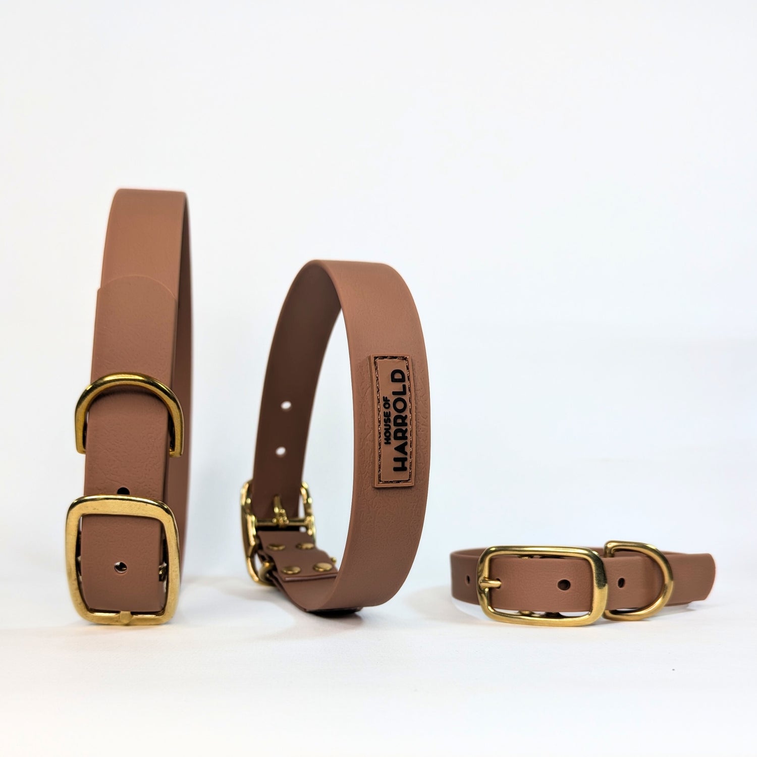 BayBond Collar Waterproof - Brown with brass hardware, textured vegan PVC, gallery position 1, durable and odour-resistant design