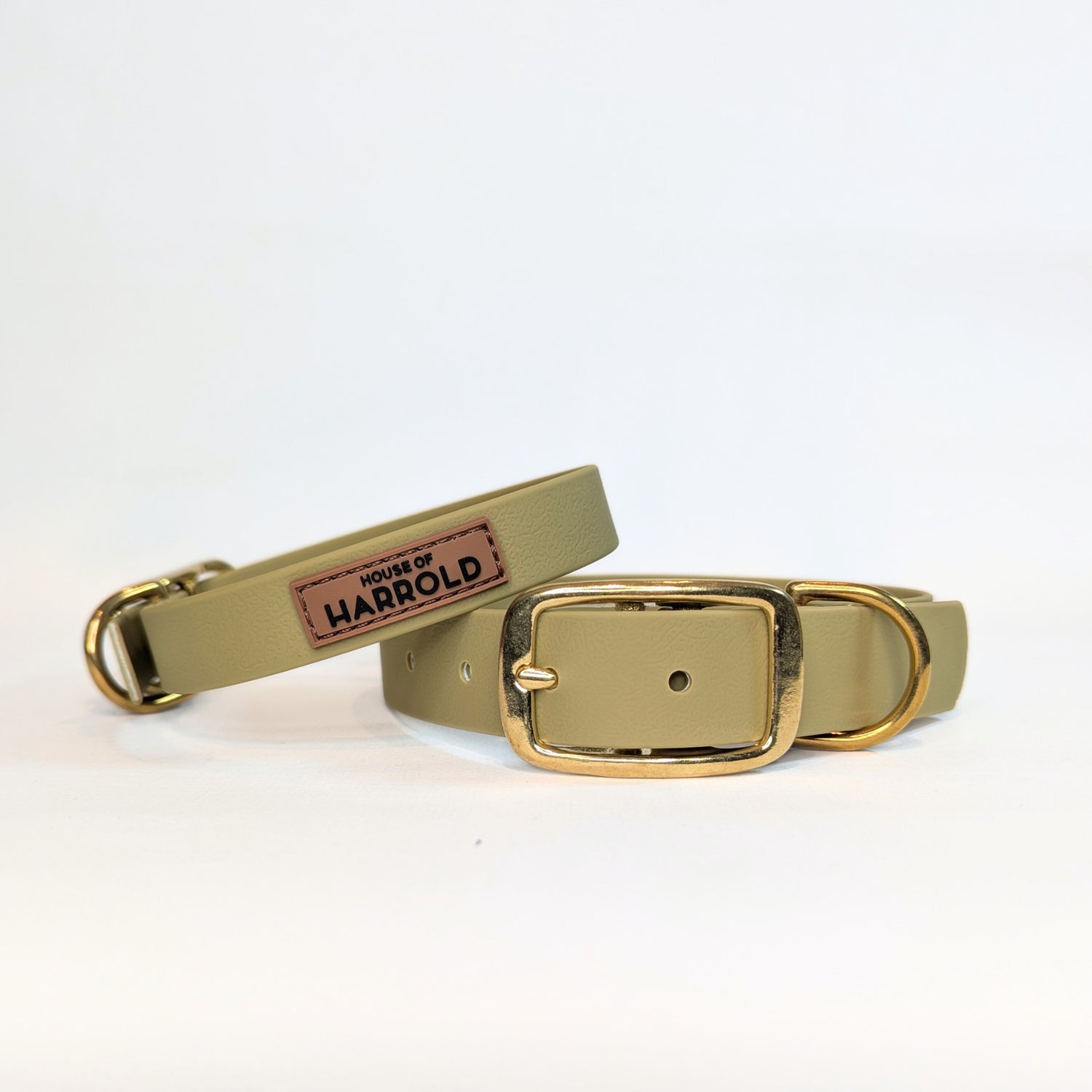 BayBond Collar Waterproof - Green with brass hardware, textured vegan PVC, anti-pull technology, gallery position 1, House of Harrold quality